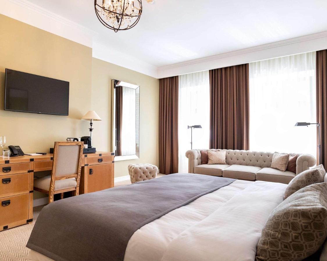 Best Western Plus Market Square リヴィウ エクステリア 写真