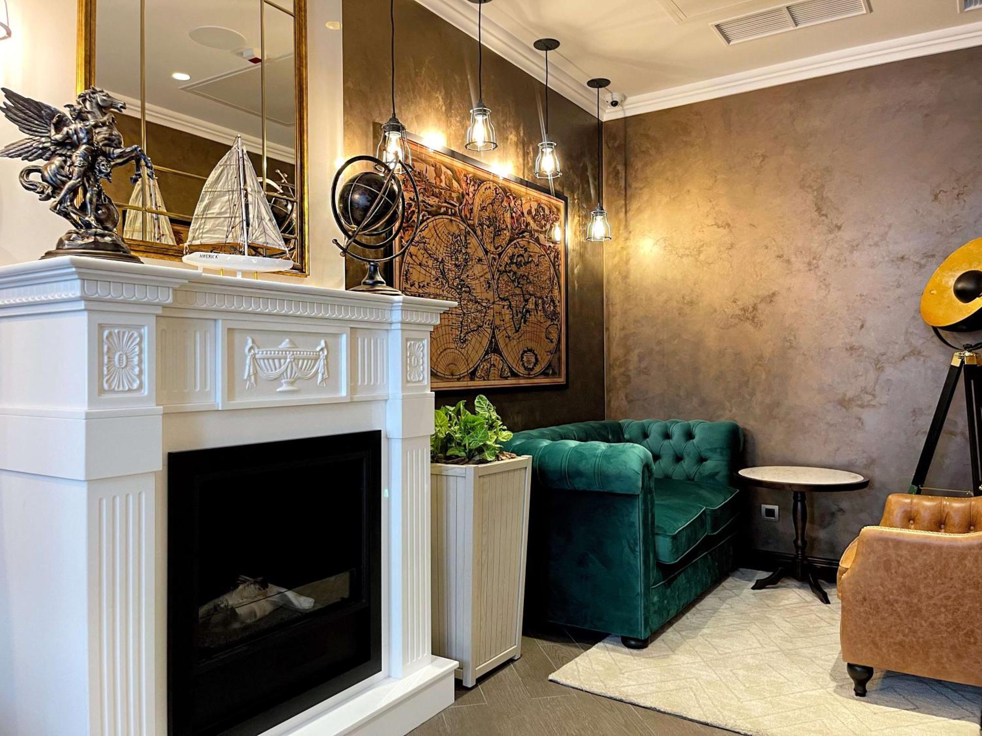 Best Western Plus Market Square リヴィウ エクステリア 写真