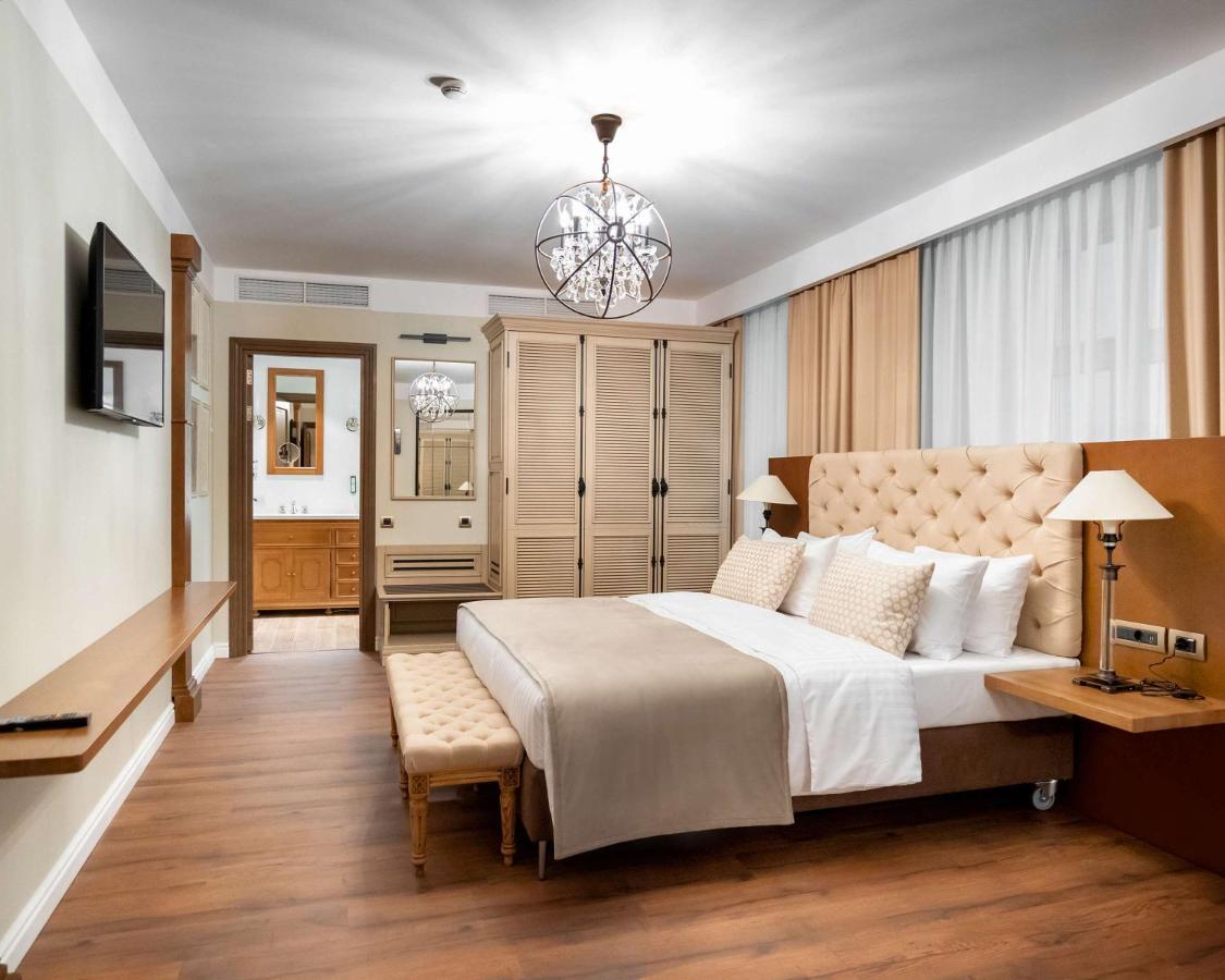 Best Western Plus Market Square リヴィウ エクステリア 写真